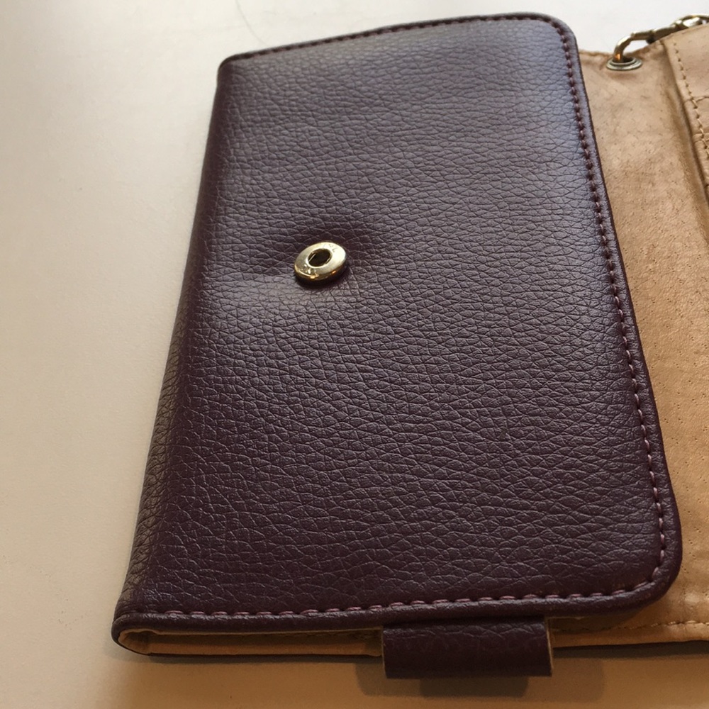 NEW - Burgundy Wristlet - Picture 3 of 7